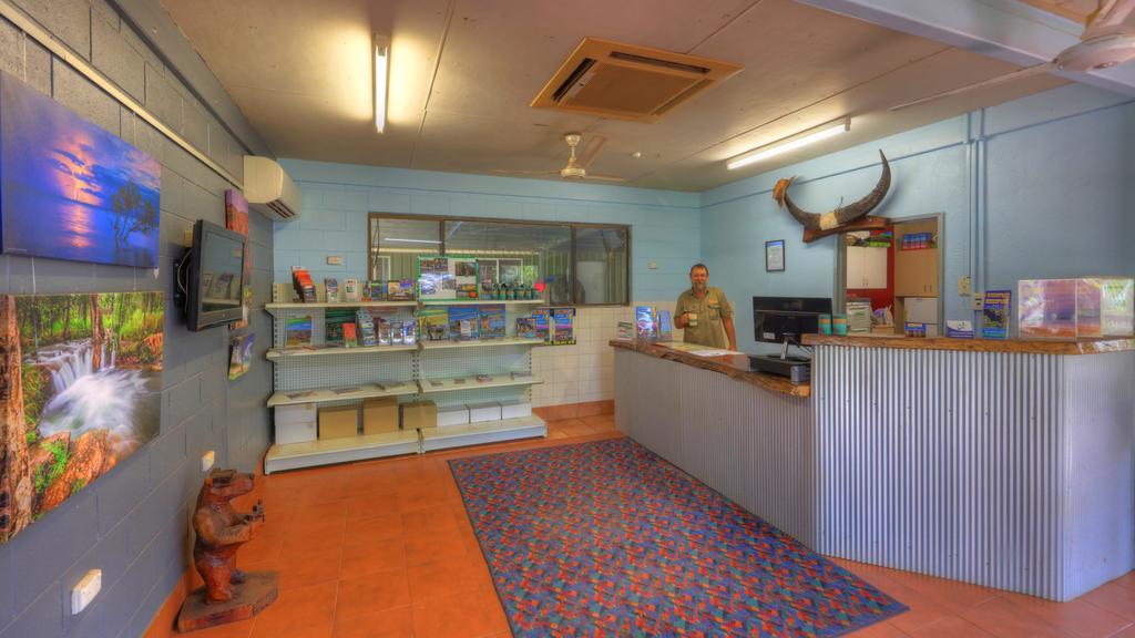 Batchelor Holiday Park Екстериор снимка