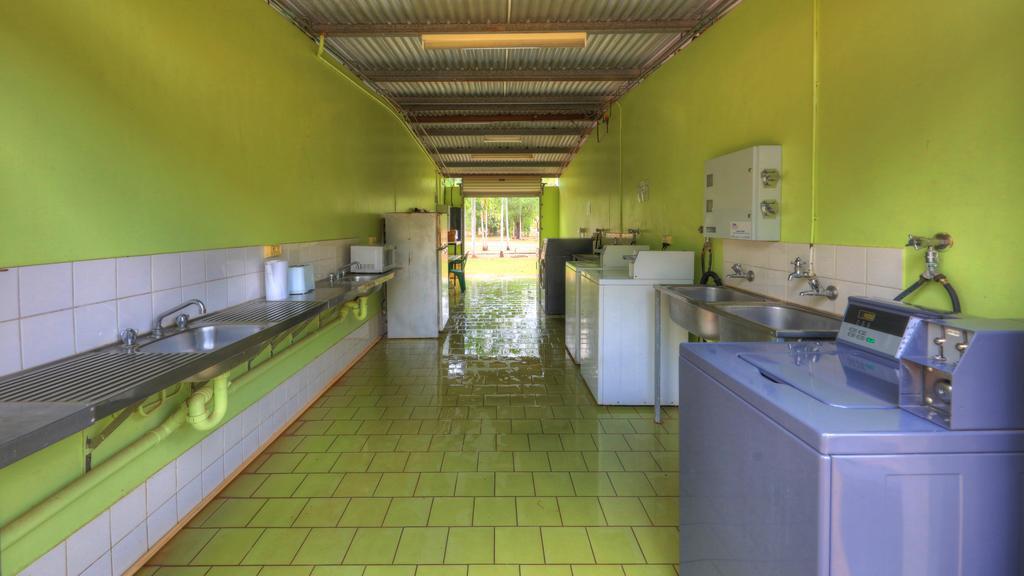 Batchelor Holiday Park Екстериор снимка