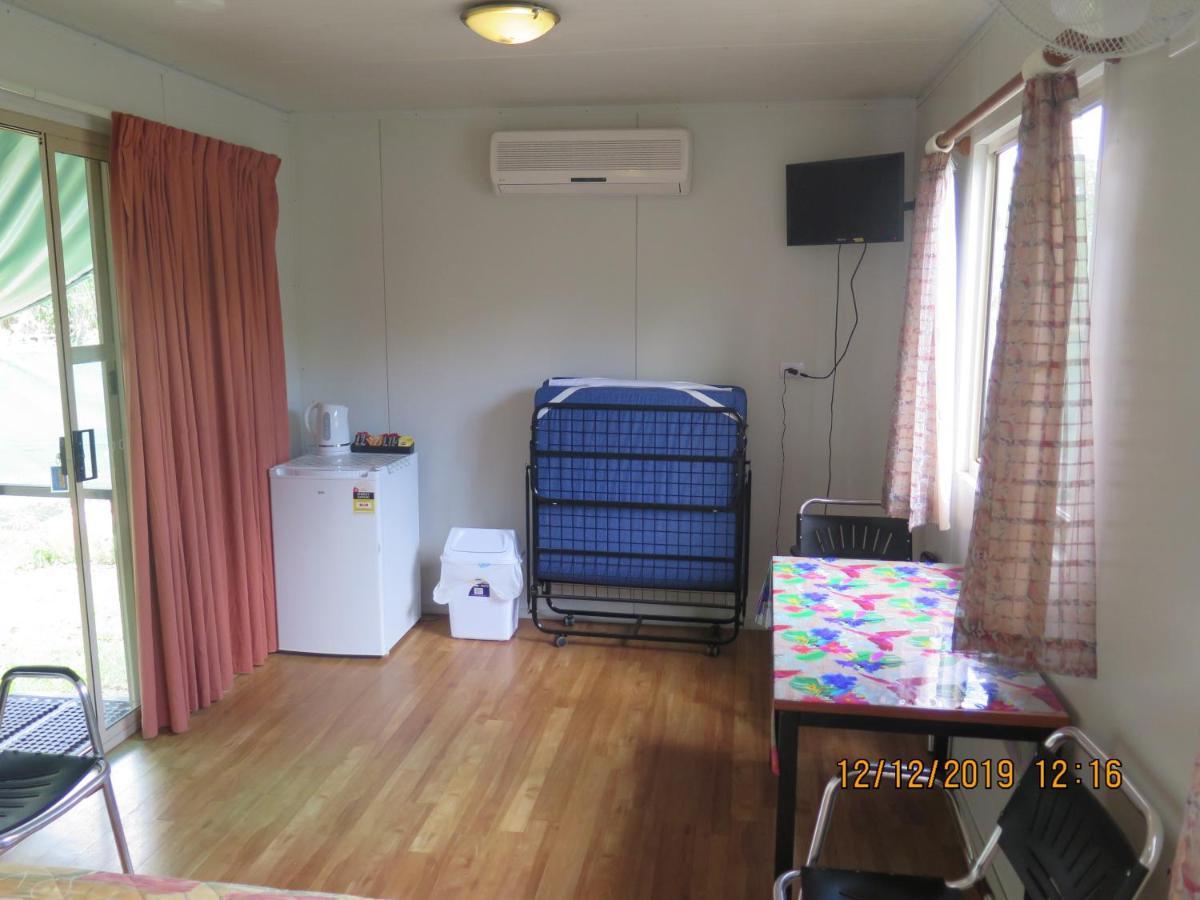 Batchelor Holiday Park Екстериор снимка